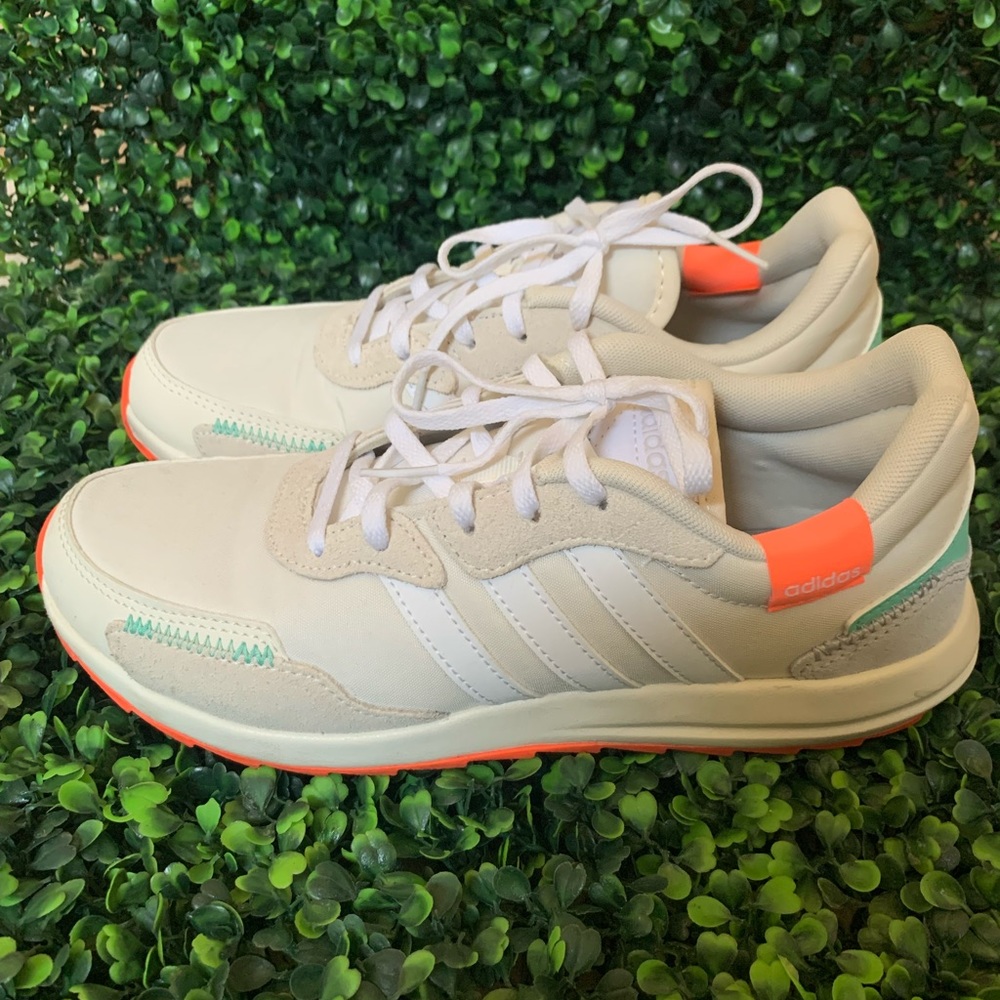 Adidas Retrorun Athletic Shoe white orange women’s size 7